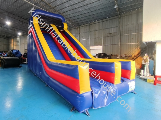 Ticari 0.55mm pvc Tarpaulin Büyük şişme kaydırmalar Açık hava şişme su kaydırmaları Çocuklar ve yetişkinler için kale